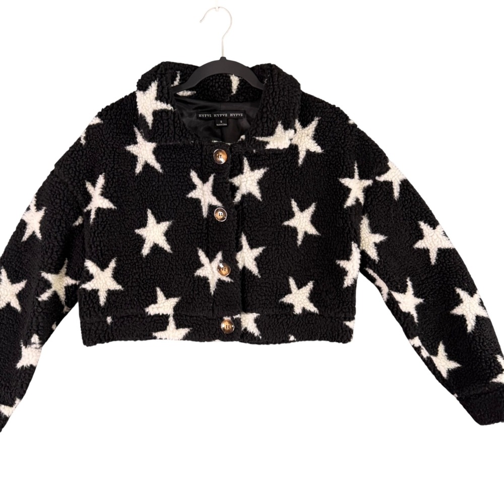 HYFVE Womens S Black White Star Print Fuzzy Cropped Jacket Sherpa Y2K Aesthetic